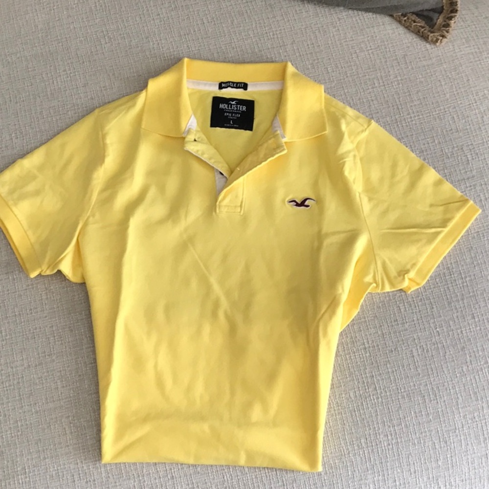 Hollister Men's Yellow Polo Shirt